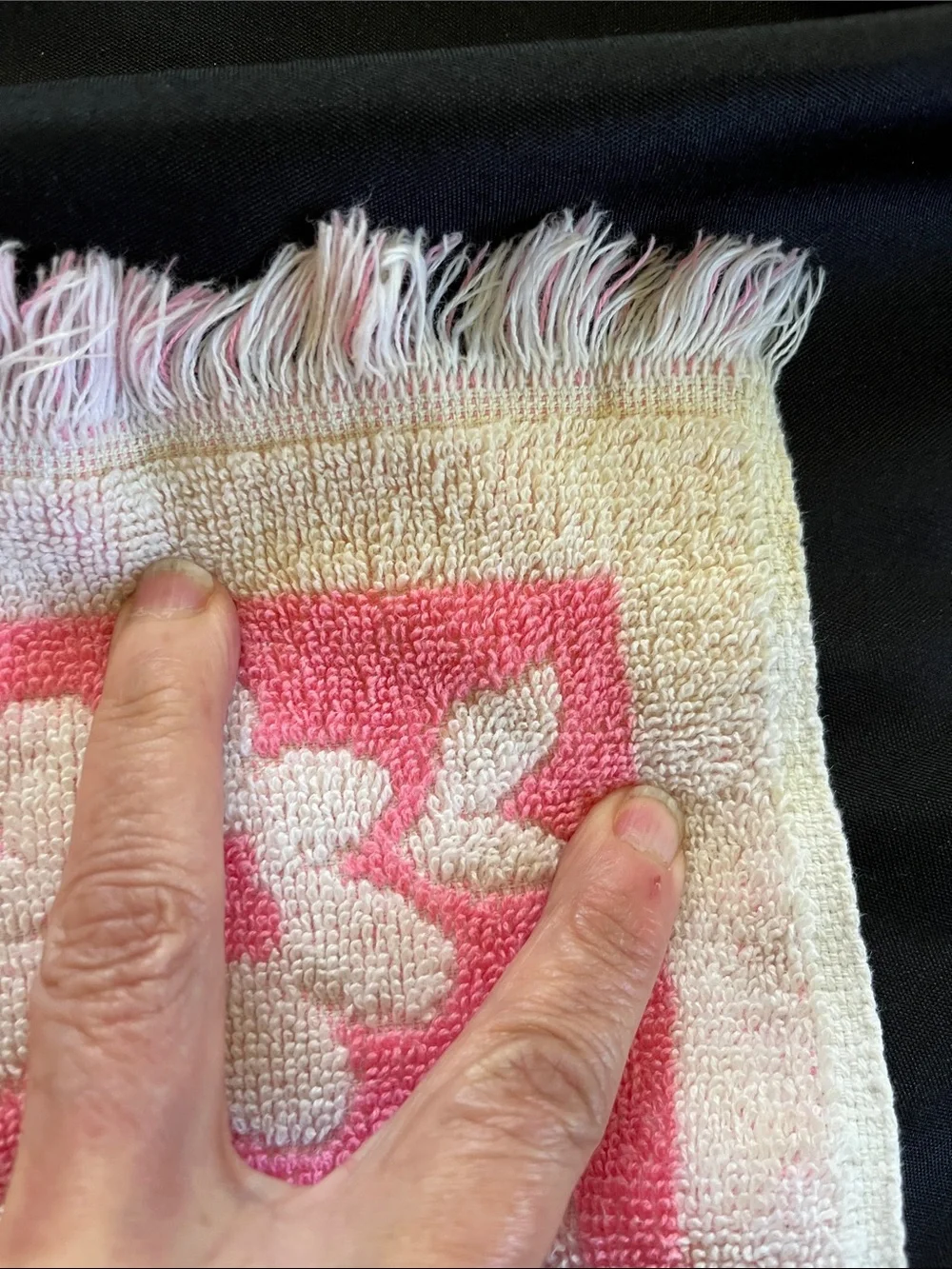 Vtg Fieldcrest Floral Sculpted Hand Towel Pink & White Flower Power MCM *READ*